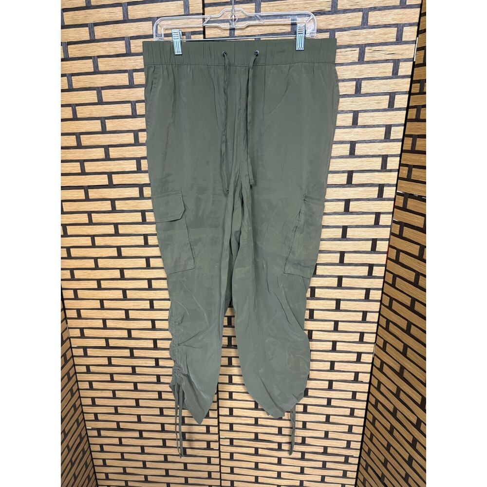 Sofia Vergara Oliveโ Green Luxe Cargo Joggers Size Large